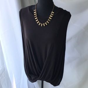 Sleeveless basic top!